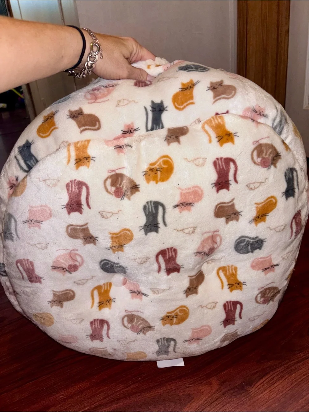 Cozy Plush Pet Bed with Cat Print - Cream Interior